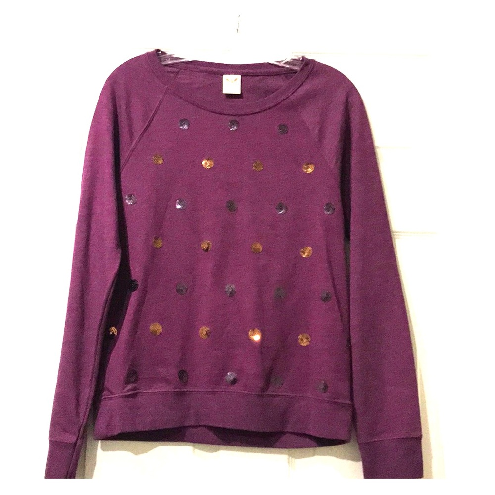 Sweatshirt with sequin dots.